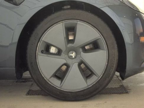 Used 2021 Tesla Model 3 Standard Range Plus image 19