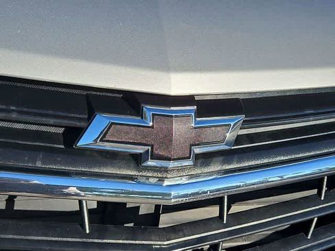 Used 2021 Chevrolet Equinox LS w/ LS Convenience Package image 11