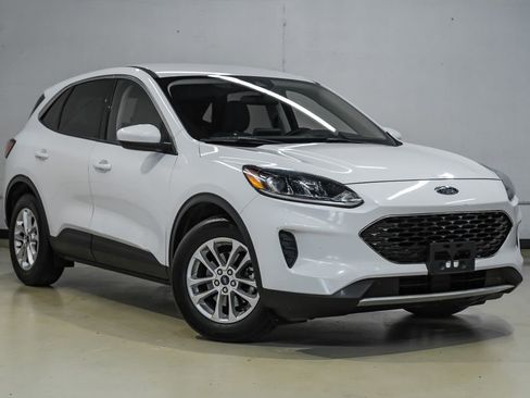 Used 2021 Ford Escape SE FWD image 8
