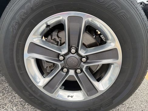 Used 2020 Jeep Wrangler Unlimited Sahara w/ Uconnect 4C Nav & Sound Group AWD/4WD image 11