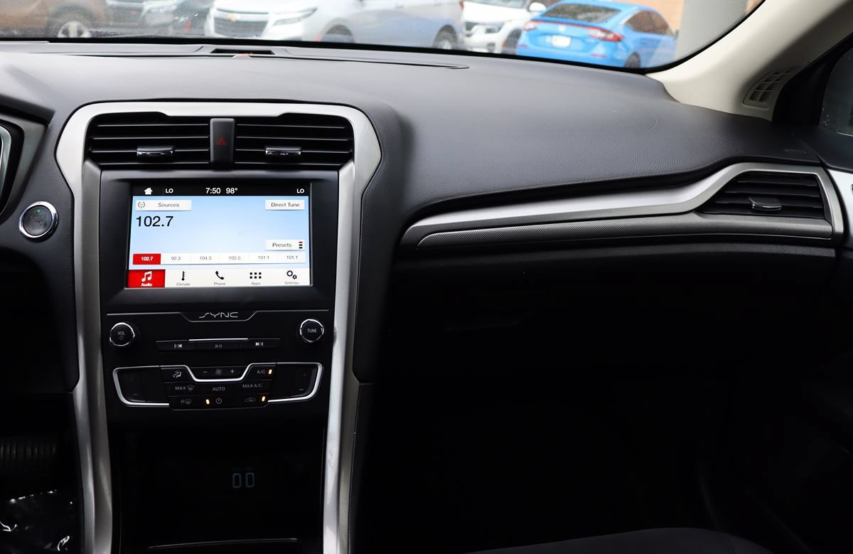 Used 2019 Ford Fusion SE FWD image 44
