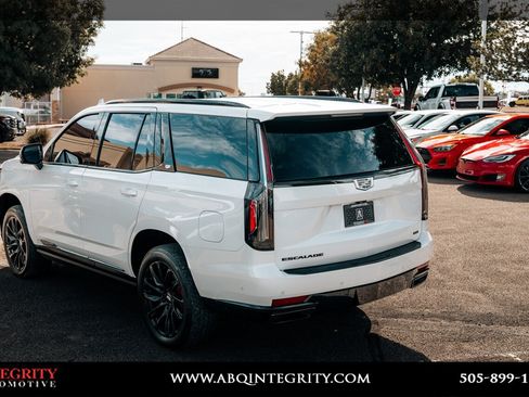 Used 2024 Cadillac Escalade Sport Platinum AWD/4WD image 18