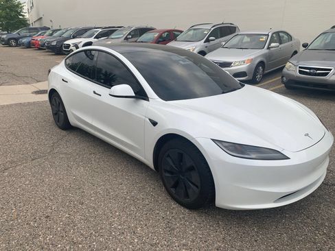 Used 2024 Tesla Model 3 Standard Range RWD image 3