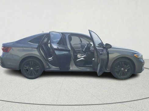Used 2023 Volkswagen Jetta SE FWD image 14