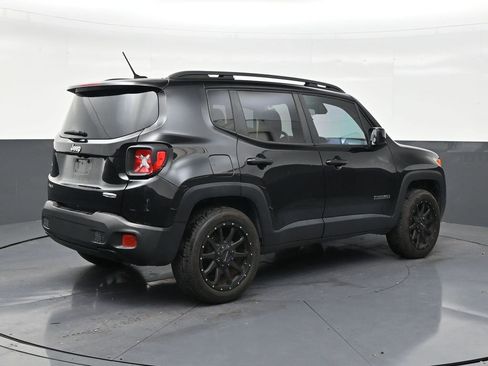 Used 2017 Jeep Renegade Latitude image 5