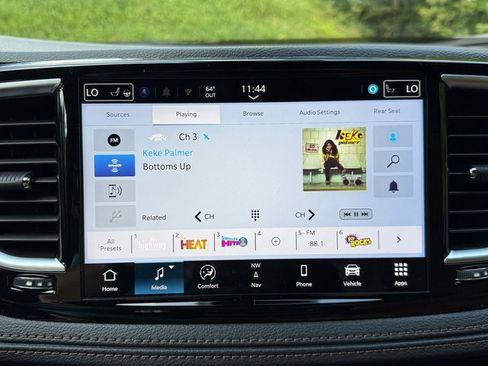 New 2026 Chrysler Pacifica Pinnacle w/ Trailer Tow Group image 31