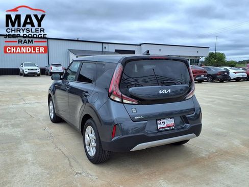 Used 2025 Kia Soul LX FWD image 18