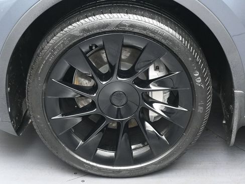 Used 2023 Tesla Model Y Long Range AWD/4WD image 11