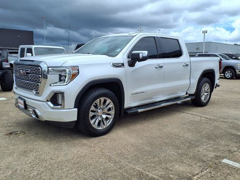 Used 2022 GMC Sierra 1500 Denali w/ Driver Alert Package II AWD/4WD image 24