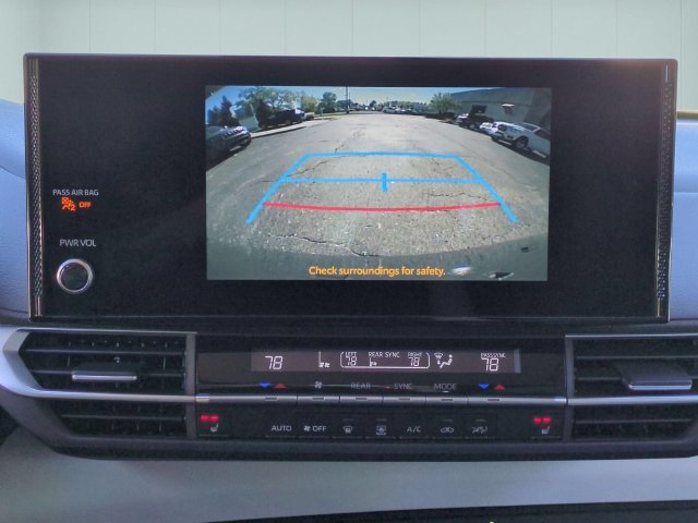 Used 2026 Toyota Sienna XLE FWD image 26
