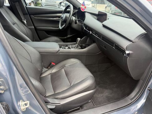 Used 2020 MAZDA MAZDA3 Hatchback w/ Premium Package image 17