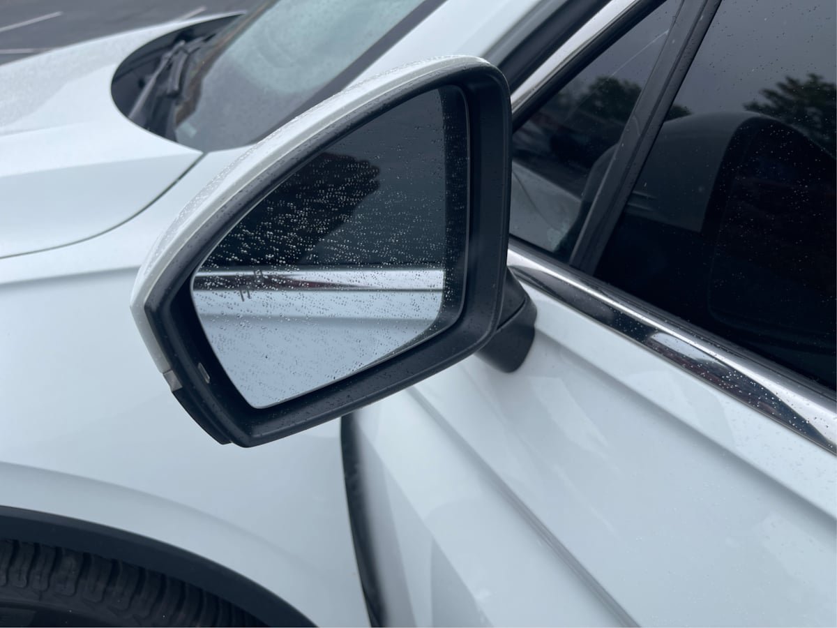Used 2018 Volkswagen Tiguan SE w/ Panoramic Sunroof Package AWD/4WD image 22