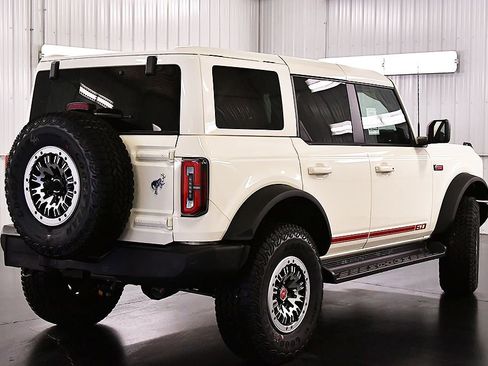 New 2026 Ford Bronco Outer Banks w/ Sasquatch Package AWD/4WD image 8