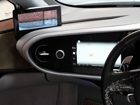 Used 2020 McLaren Speedtail image 22