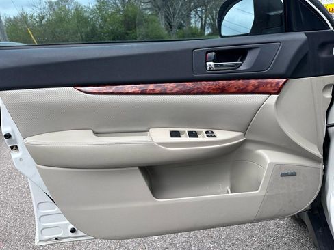 Used 2011 Subaru Outback 3.6R Limited image 38