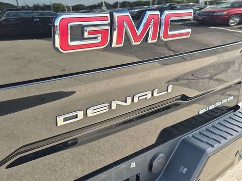 Used 2020 GMC Sierra 1500 Denali w/ Denali Ultimate Package AWD/4WD image 12