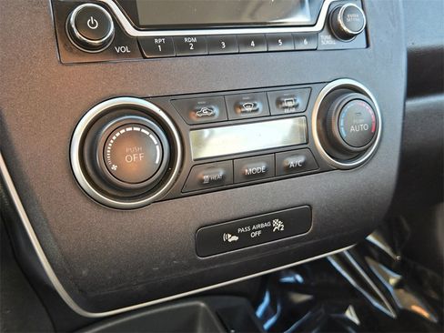 Used 2016 Nissan Leaf S w/ Charger Package image 15