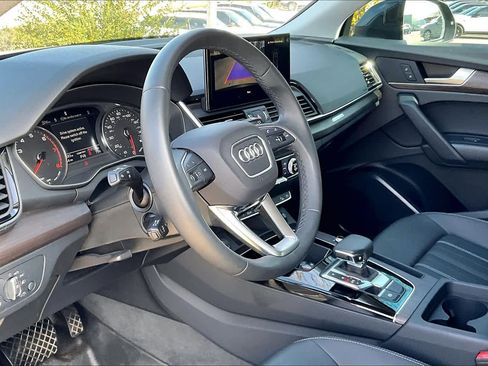 Used 2024 Audi Q5 Premium image 16