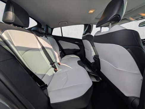 Used 2021 Toyota Prius XLE image 26