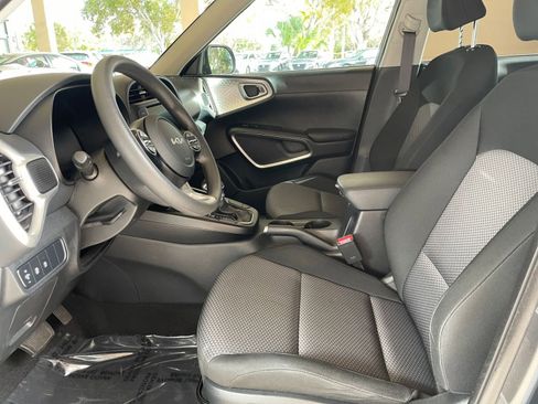 Used 2025 Kia Soul LX w/ LX Technology Package image 22