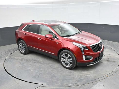 Used 2024 Cadillac XT5 Premium Luxury w/ Technology Package AWD/4WD image 18