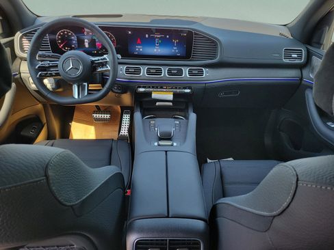 New 2026 Mercedes-Benz GLS 580 4MATIC image 11