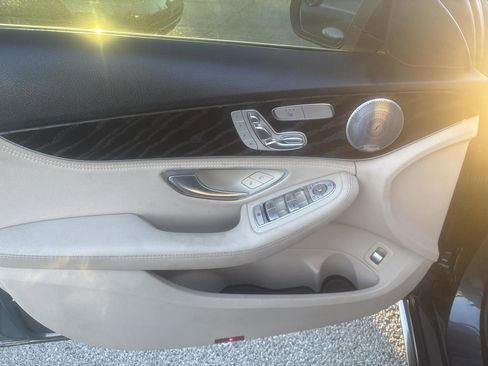 Used 2015 Mercedes-Benz C 400 4MATIC image 8