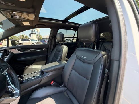 Used 2023 Cadillac XT6 Premium Luxury w/ Technology Package AWD/4WD image 11