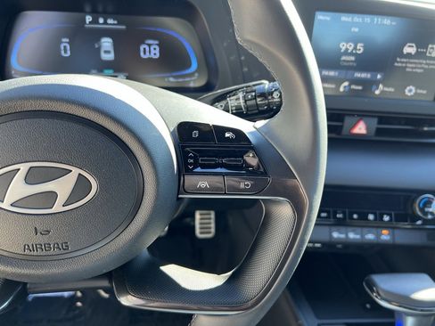 Certified 2025 Hyundai Elantra Sport image 15