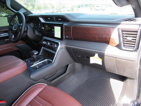 Used 2025 GMC Sierra 1500 Denali Ultimate image 12