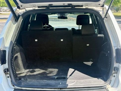 Used 2021 Jeep Grand Cherokee Laredo X image 17