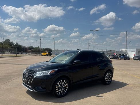 Certified 2023 Nissan Kicks SV FWD image 11