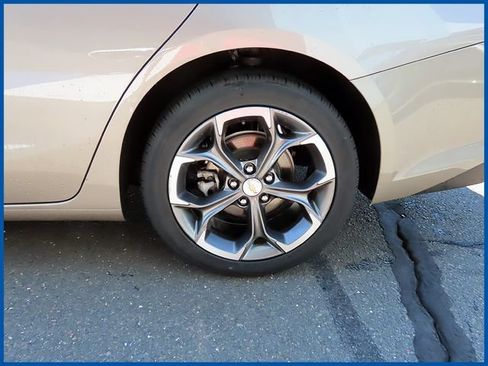 Used 2023 Chevrolet Malibu LT FWD image 4