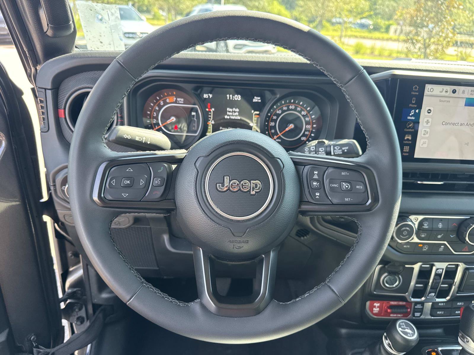 Used 2025 Jeep Wrangler Unlimited Rubicon w/ Convenience Group AWD/4WD image 26