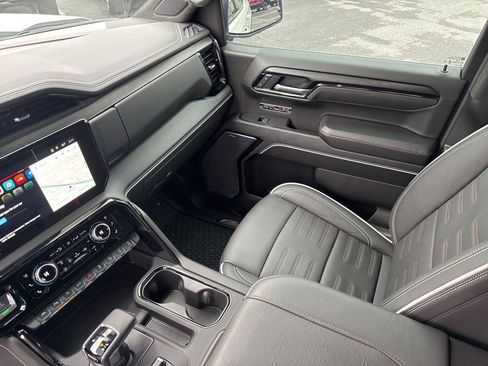Used 2025 GMC Sierra 1500 AT4X image 40