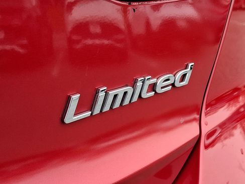 Used 2017 Hyundai Elantra Limited w/ Limited Tech Package 04 image 33