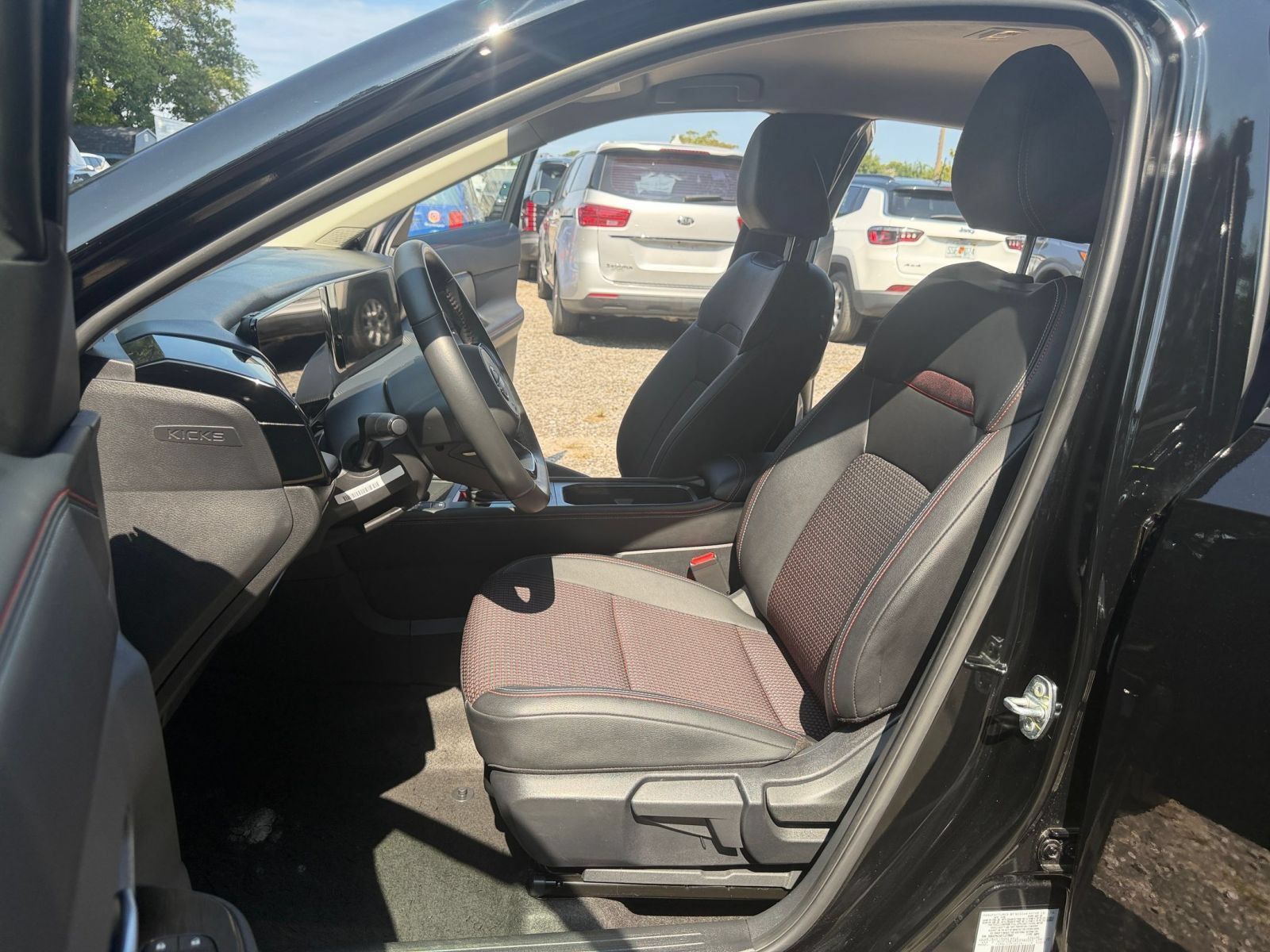 Used 2026 Nissan Kicks SR FWD image 25