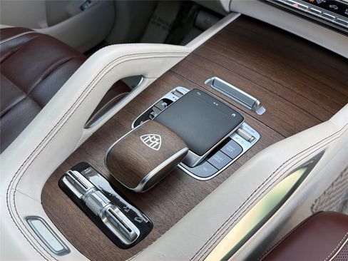 Used 2021 Mercedes-Benz Maybach GLS 600 4MATIC image 27