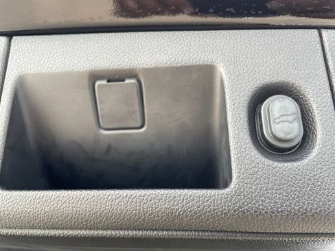 Used 2019 Chevrolet Tahoe Premier RWD image 27