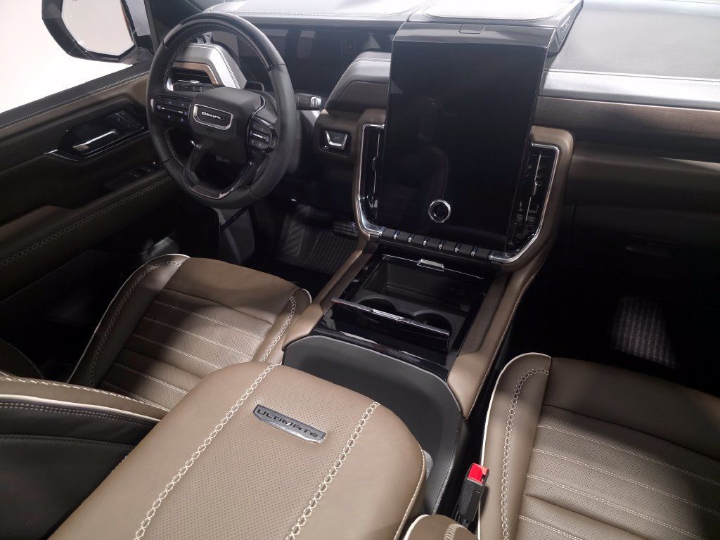 Used 2026 GMC Yukon Denali Ultimate AWD/4WD image 16