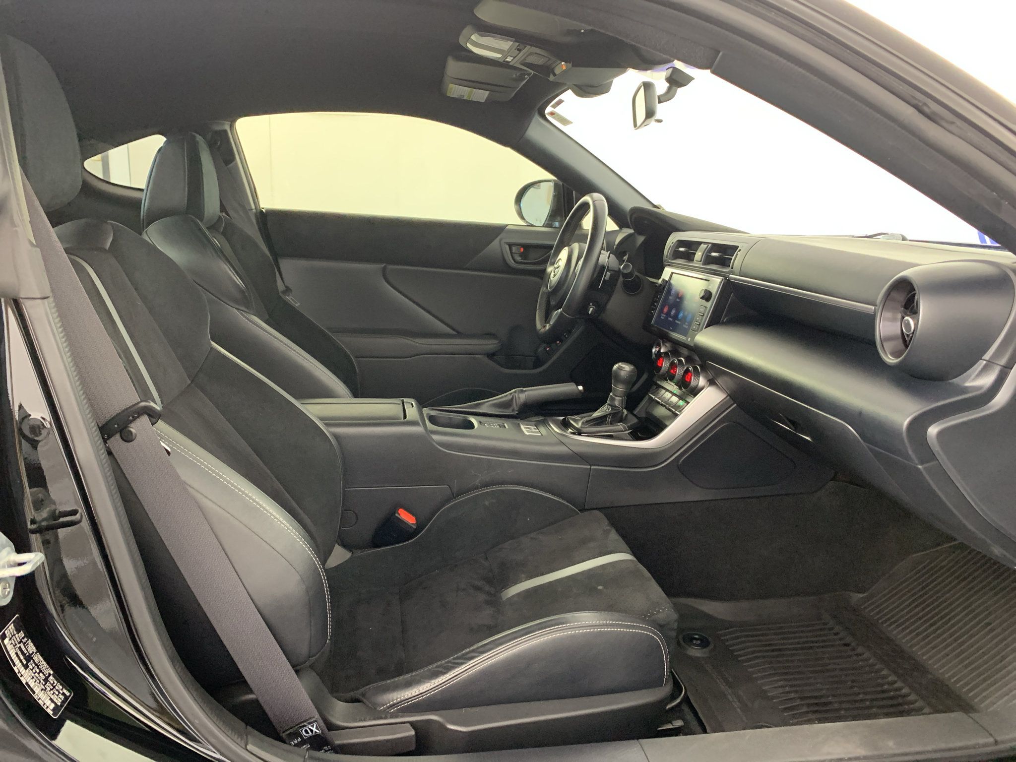 Used 2022 Toyota GR86 Premium w/ ALL Weather Mat Package (TMS) RWD image 30