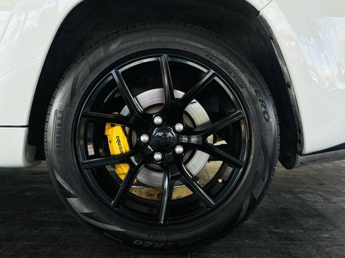 Used 2018 Jeep Grand Cherokee Trackhawk AWD/4WD image 33