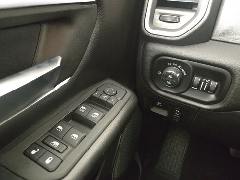 Certified 2025 RAM 1500 Big Horn AWD/4WD image 30