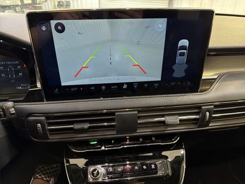 Used 2025 Lincoln Corsair FWD image 19