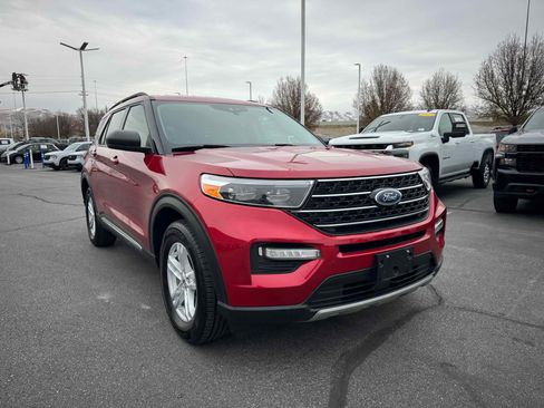 Certified 2021 Ford Explorer XLT w/ Equipment Group 202A image 11