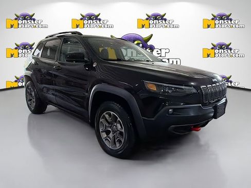 Used 2022 Jeep Cherokee Trailhawk w/ Trailhawk Elite Value Package AWD/4WD image 3