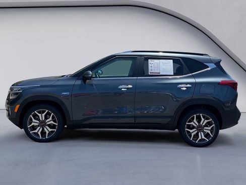 Used 2022 Kia Seltos SX w/ Sunroof Package AWD/4WD image 2