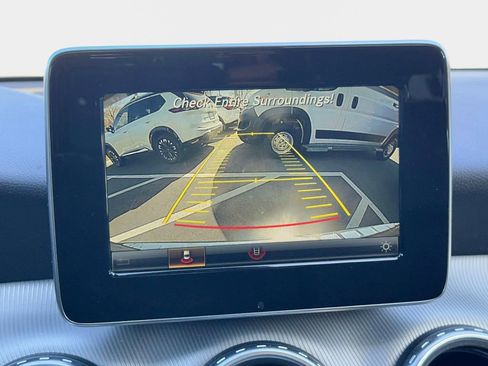 Used 2017 Mercedes-Benz GLA 250 4MATIC image 24