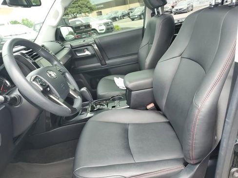 Used 2021 Toyota 4Runner Venture w/ Moonroof Package AWD/4WD image 16