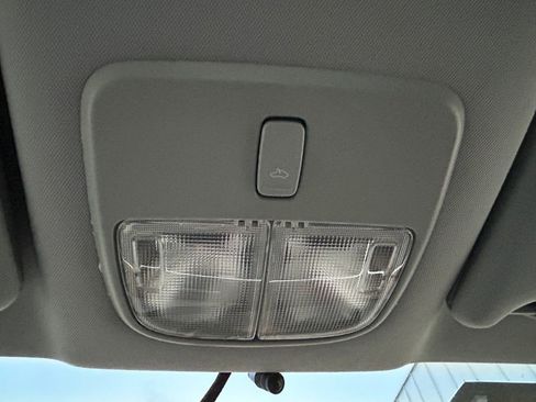 Used 2005 Buick LaCrosse CXS w/ Chrome Appearance Package image 29